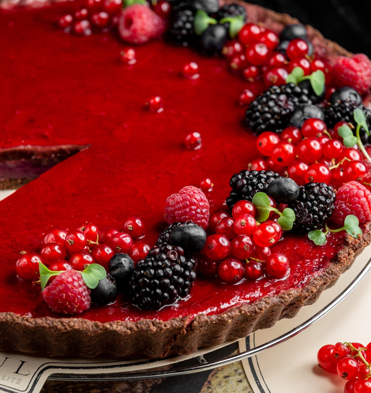 fruit cheesecake with berries